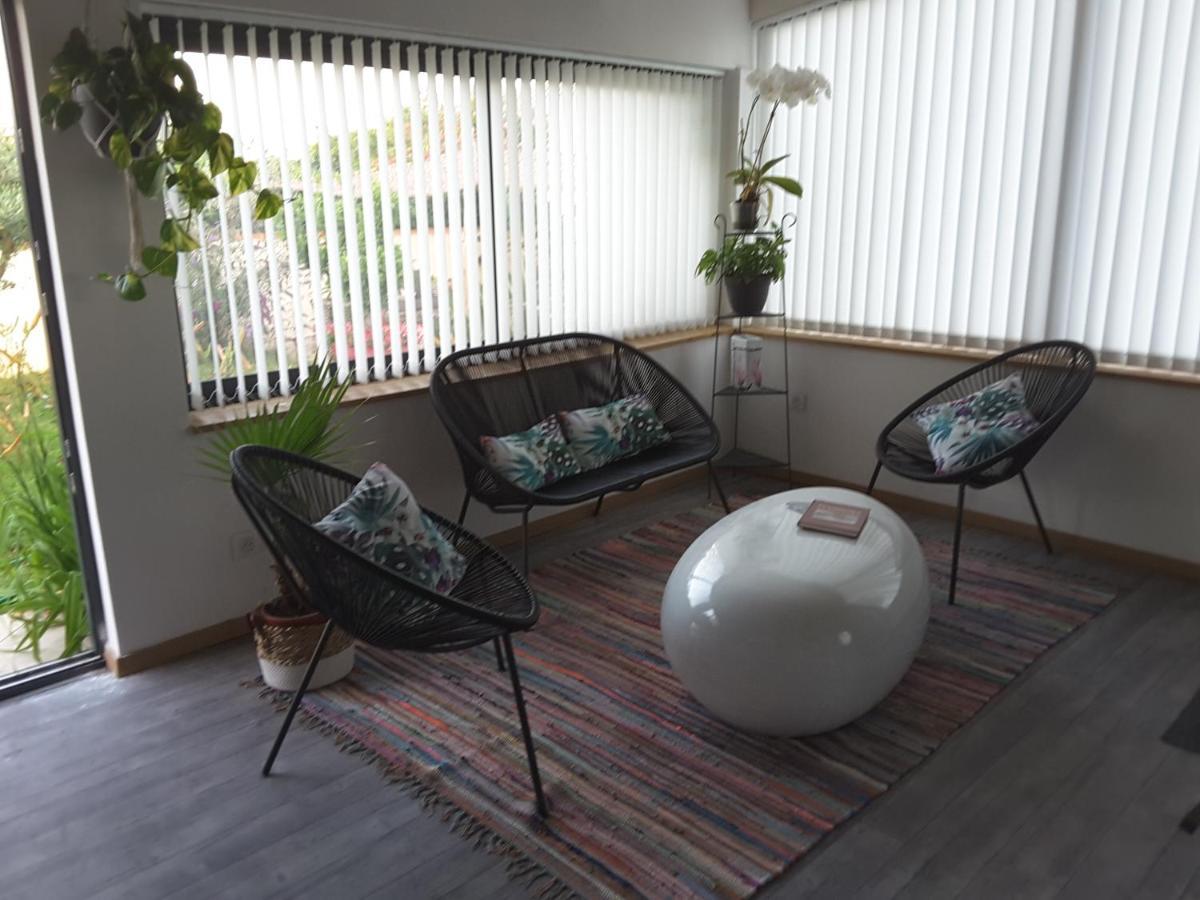 Bed and Breakfast Philoxenia Pourrieres Экстерьер фото
