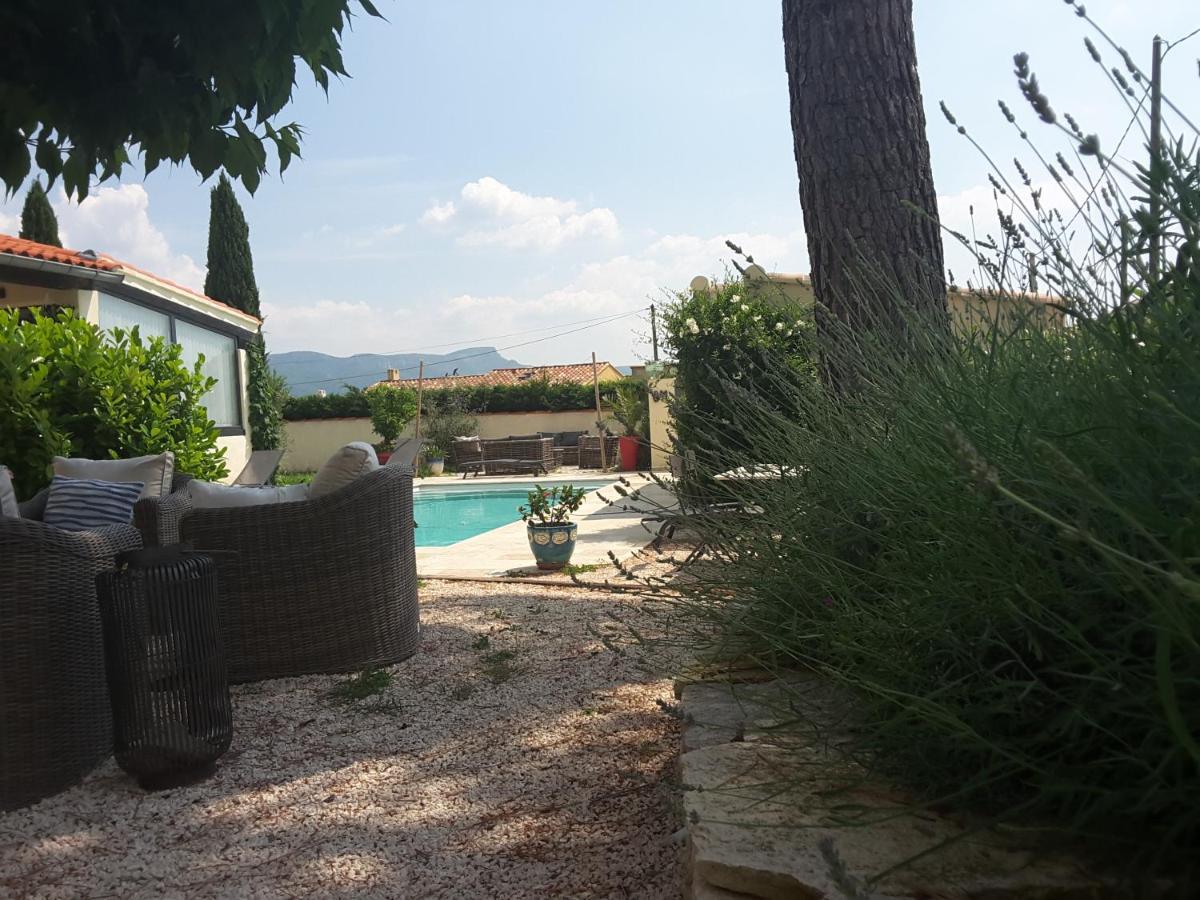 Bed and Breakfast Philoxenia Pourrieres Экстерьер фото